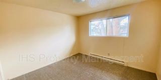 1913 Hoxie Ave Gallery 11