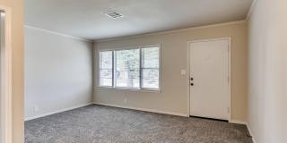 Beautiful updated home in The Village - 2 bed 1 bath Gallery 7
