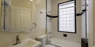 Large 6 BR 4.5 Bath Townhome in Columbia Heights Gallery 26
