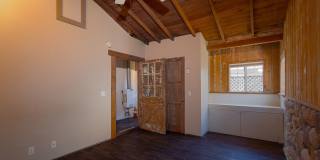 Charming 1BR Beach Cottage in Hollywood by the Sea – Private Yard & Walk to the Sand Charming 1BR Beach Cottage in Hollywood by the Sea – Private Yard & Walk to the Sand Gallery 15