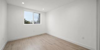 169 S Hoover Street Gallery 18