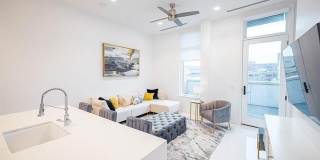 400 S Old Woodward Avenue Gallery 28