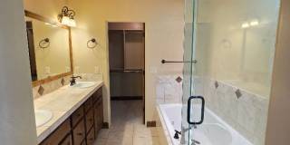 Three Bedroom Town home in Tuscan Hills Gallery 23