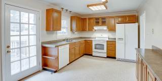 9552 BIRMINGHAM Drive Gallery 12