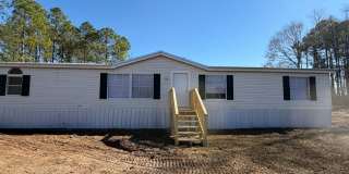 3 Bed 2 Bath Waterfront Property - Now Available Gallery 1