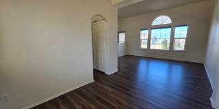 Gorgeous 4 Bed 4 bath Home In Wagon Trails!! Gallery 7