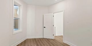 2921 W Oxford St. Gallery 22