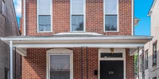 253 BEECH Street Gallery 1