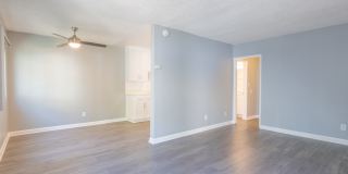 Reseda Continental Apartments Gallery 6