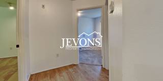 Condo with Swimming Pool and Private Enclosed 1-Car Garage in Klahanie Neighborhood Gallery 12
