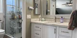 Move in Ready 3bed/3bath, beautiful backyard Gallery 18