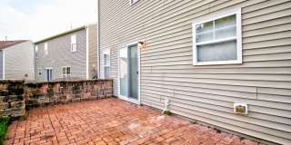 Spacious, Beautiful 3 BR, 2.5 bath with fenced in yard! Gallery 13