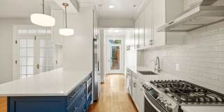 Glover Park Townhome | 4 Bed | 3.5 Bath | 2,500 Sf | Large Front Porch & Fenced-In Backyard w/ Deck Gallery 9