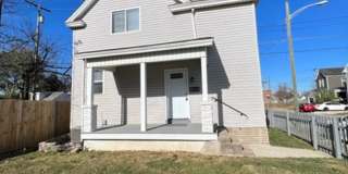 Charming 2 Bedroom Home with Fenced Yard Available for Pre-Lease! Gallery 3