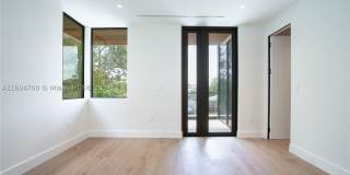 345 W 46th St Gallery 33