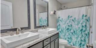 Spacious 5BR House in Crestview Gallery 14