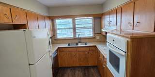 3 bed 1.5 bath, 1 car garage, with fenced in backyard, newly remodeled! Gallery 4