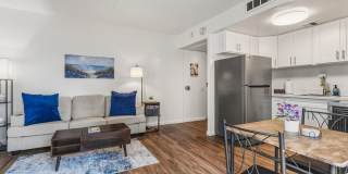 Downtown Honolulu Condo - AC . W/D . Full Kitchen Gallery 8