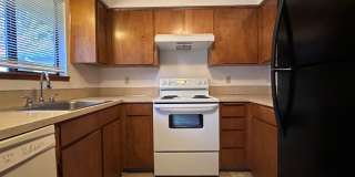 Charming 2 Bedroom Duplex with Spacious Yard in Gresham! Gallery 6