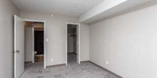 Large 1 & 2 Bedrooms available, PET FRIENDLY! Gallery 69