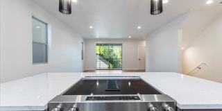 BRAND NEW 3 bed 3.5 bath townhouse Gallery 13