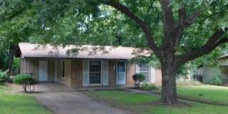 SUPER LOCATION / NO CARPET   --   ( FREE RENT ; w/ qualified app:   CALL FOR DETAILS )_ Gallery 1