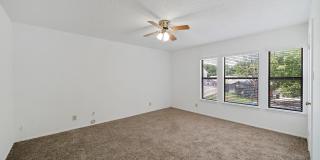 12811 HUNTING BEAR Gallery 23