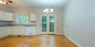 Black Mountain Townhouse Rental! Gallery 21