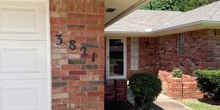 Charming 3-Bedroom Home Near Eastern & Memorial! Gallery 1