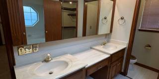 4 Bed, 2.5 Bath Brick home with 2 car garage Gallery 48