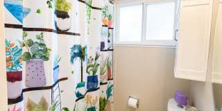 Fully Furnished, UTILITIES INCLUDED Brick Duplex Near Northfield – Just Bring Your Clothes! Gallery 10