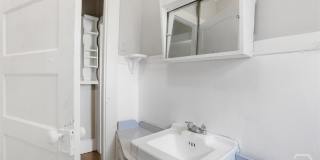 1023 W 37th Street Gallery 15