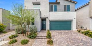 Newer Luxury Home with Private Pool, Designer Kitchen & Outdoor Oasis Gallery 1