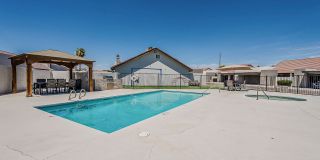 Clean! 3 bed 2 bath Town Home - Central PHX - Gated - Pool! MOVE-IN SPECIAL!! Gallery 14