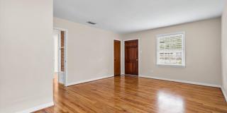 Charming 3-Bedroom Home with Fenced Yard – Convenient Location! Charming 3-Bedroom Home with Fenced Yard – Convenient Location! Gallery 5