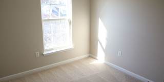 Exquisite Renovated Townhome in Germantown Estates Gallery 8