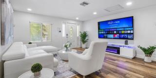671 Lindell Boulevard Gallery 4