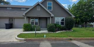 FOR LEASE!! Great location! Gallery 1
