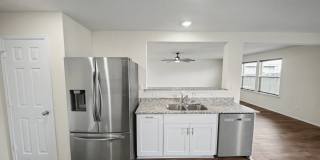 Open-Concept 3BR + Game Room Near Fort Sam & Randolph - Realtor Commission: $500 Gallery 15