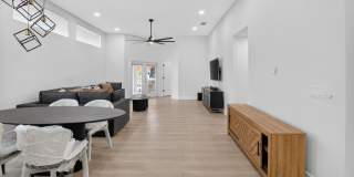 1095 Anchor Point Gallery 12