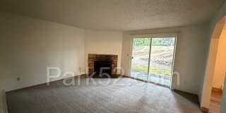 1/2 Off First Full Month's Rent! Lower Level 2 Bedroom 1 Bathroom Apartment Gallery 5