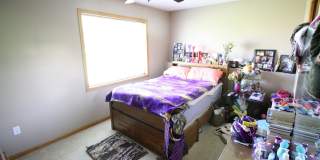 Beautiful 4 Bedroom/2 Bathroom Home In Shakopee-AVAILABLE 7/1 Gallery 1