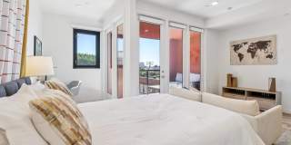 Onyx on Park Gallery 64