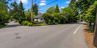Spacious 4BD/3BA with Fenced Yard & Front Porch in North Seattle! Gallery 4