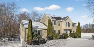 Spacious 4BR House in Millbury Gallery 1