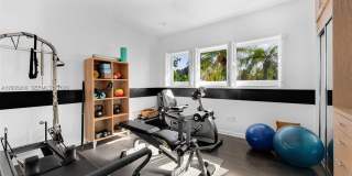 8900 Bay Dr Gallery 16