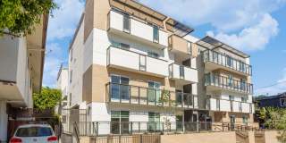 1450 S Barrington Ave Gallery 40