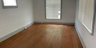 Downtown 3bd/1ba Duplex Gallery 6