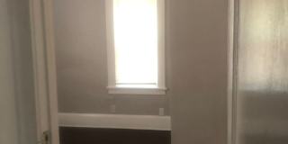 3 Bedroom, 1 Bath House Available with Private Yard Gallery 4