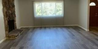 -Spacious 4 Bed 2.5 Bath, House, with Hew Hardwood Floors throughout - Gallery 8